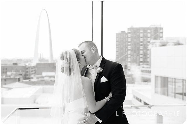L Photographie St. Louis wedding photography Immaculate Conception Church Four Seasons Four Points by Sheraton27.jpg