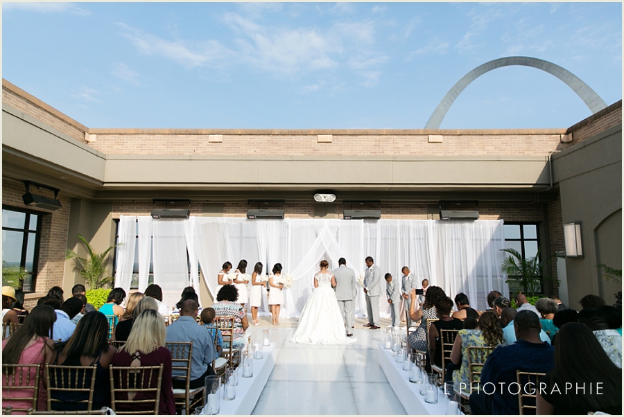 L Photographie St. Louis wedding photography Hyatt Regency St. Louis at the Arch_0049.jpg