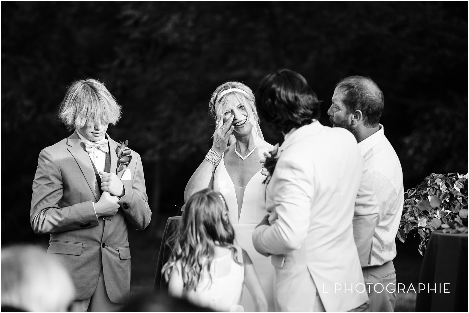 L Photographie Saint Louis wedding photography Defiance Ridge Winery_0047.jpg